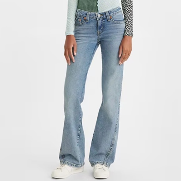 NWT Levi's NOUGHTIES BOOTCUT WOMEN'S JEANS - Medium Wash - Picture 1 of 9